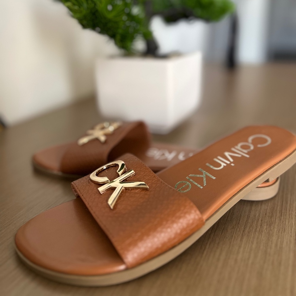 Calvin Klein Slide Sandal (Brown) Size 7.5